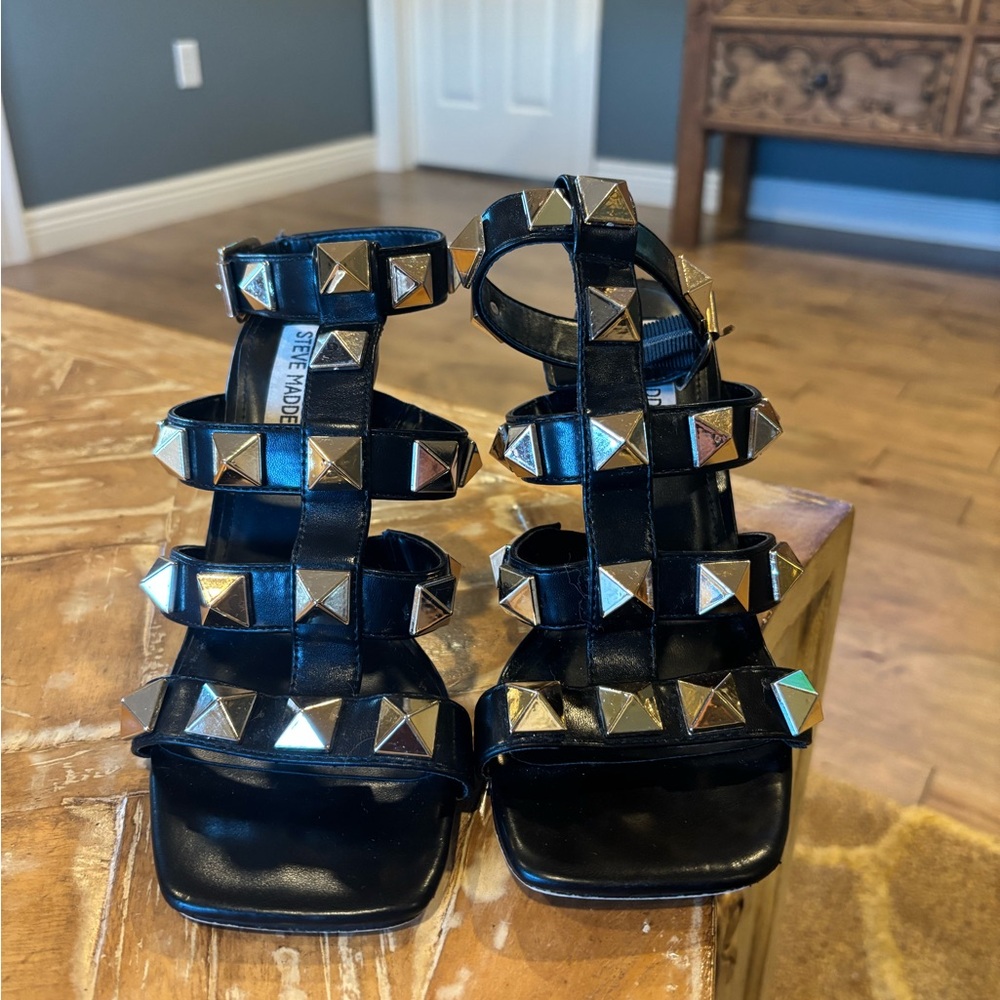 Steve Madden Black and Gold Studded Sandals